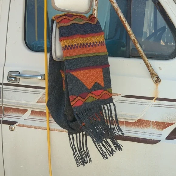 Gorgeous Peruvian Alpaca Scarf, Unisex, Like New, 8x66
